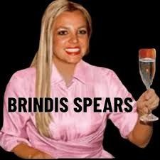 El Ingenioso Creador de 'Brindis Spears': De una Celebración de Fin de Año a Millonarias Ganancias Virales