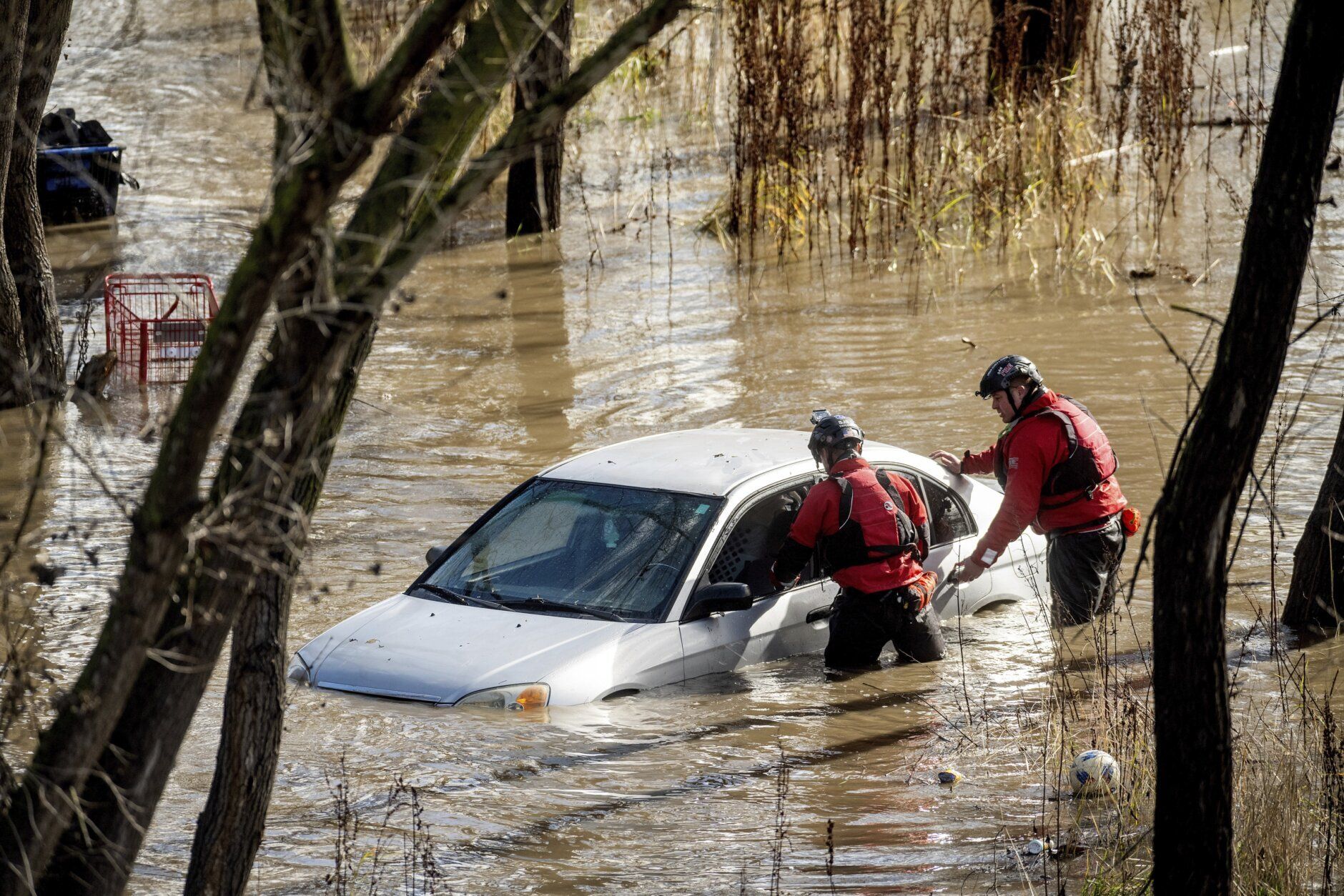 Accidente automovilístico en el río de anisacate