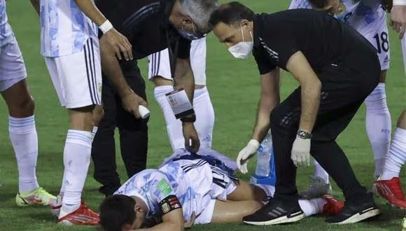 Messi es llevado al hospital tras una grave lesión que puede afectar su carrera