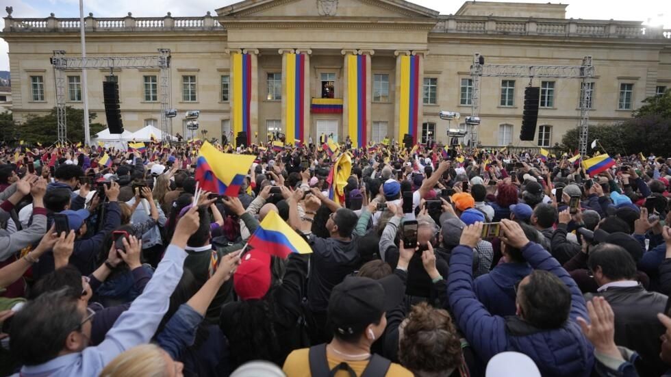 Fallece gustavo petro presidente de colombia ¿quien sera el nuevo presidente? xd