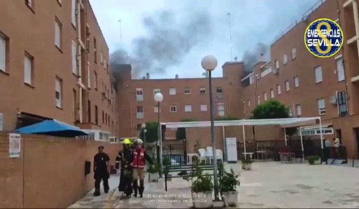 Entran okupas en los pisos afectados por el incendio en Pino Montano