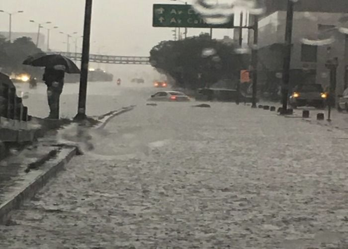 Lluvia Torrencial en Santa Marta. Se esperan lluvias fuertes para todo el mes de agosto y septiembre