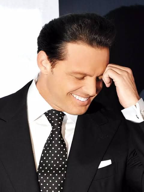 MUERE EL CANTANTE LUIS MIGUEL